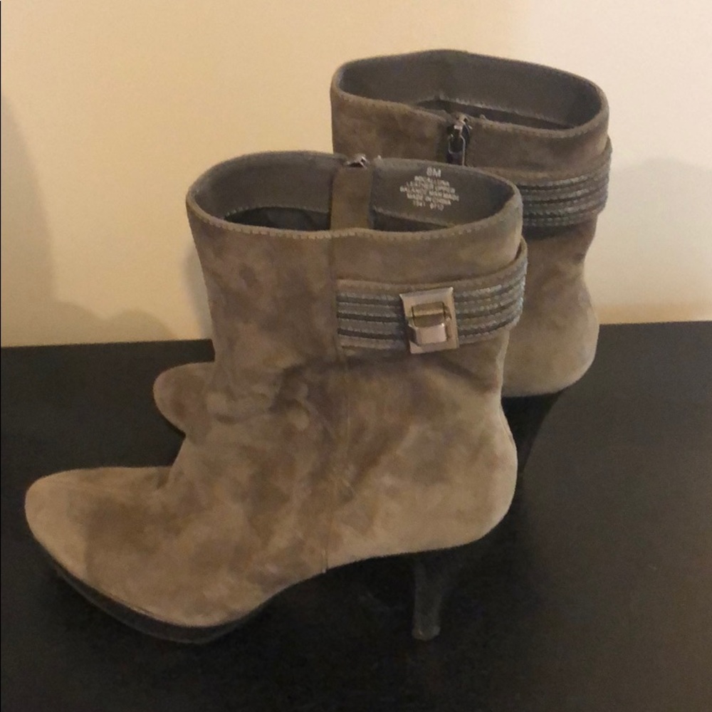 Bandolino Gray Suede Boots
